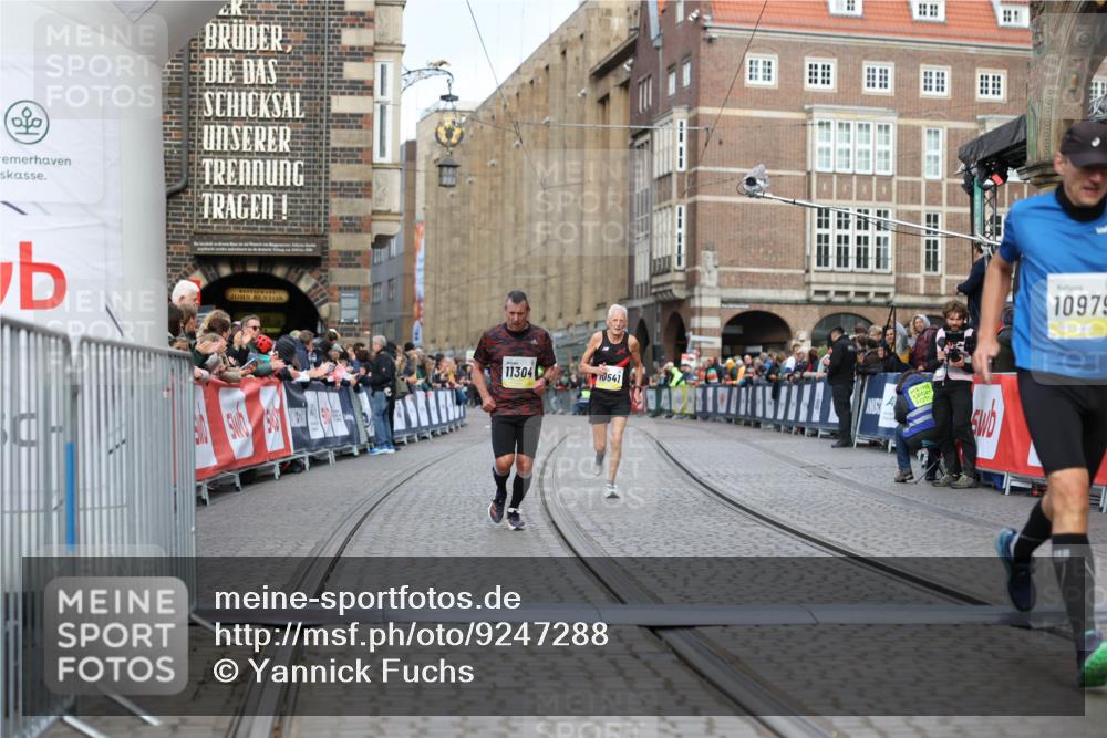 05.10.2025 - 20. swb-Marathon Bremen Yannick Fuchs http://msf.ph/oto/9247288 05.10.2025 10:43:20 Ziel 9006, 10474, 10541, 10553, 10979, 11304, 11476 meine-sportfotos.de