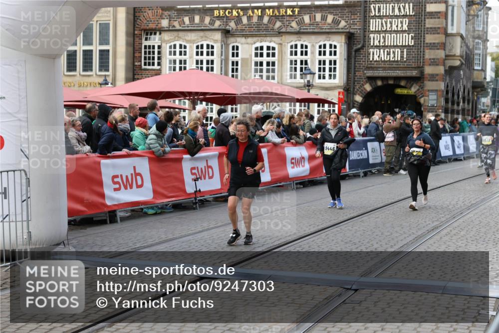 05.10.2025 - 20. swb-Marathon Bremen Yannick Fuchs http://msf.ph/oto/9247303 05.10.2025 11:10:44 Ziel 9446, 10146, 10440, 10441, 10442, 10980, 11240, 11342 meine-sportfotos.de