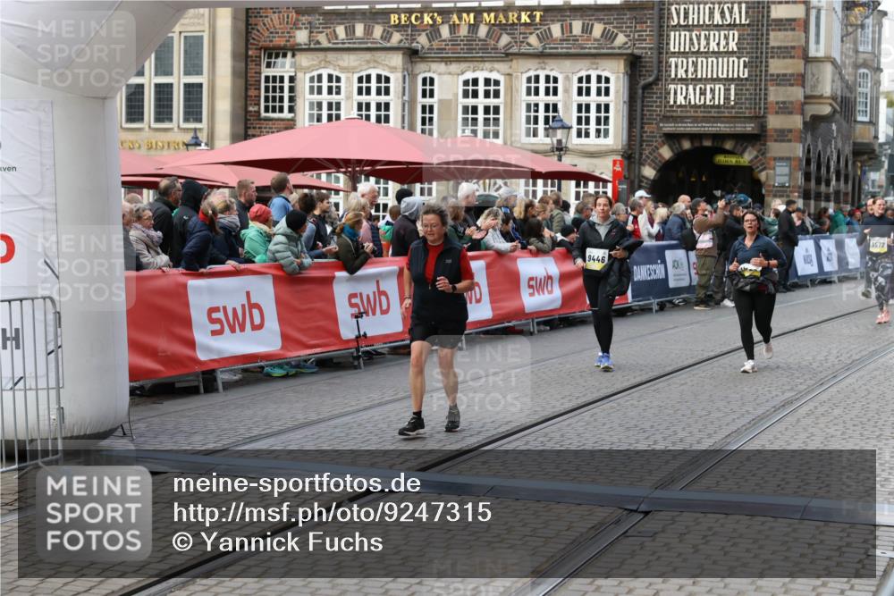 05.10.2025 - 20. swb-Marathon Bremen Yannick Fuchs http://msf.ph/oto/9247315 05.10.2025 11:10:44 Ziel 9446, 10146, 10440, 10441, 10442, 10980, 11240, 11342 meine-sportfotos.de