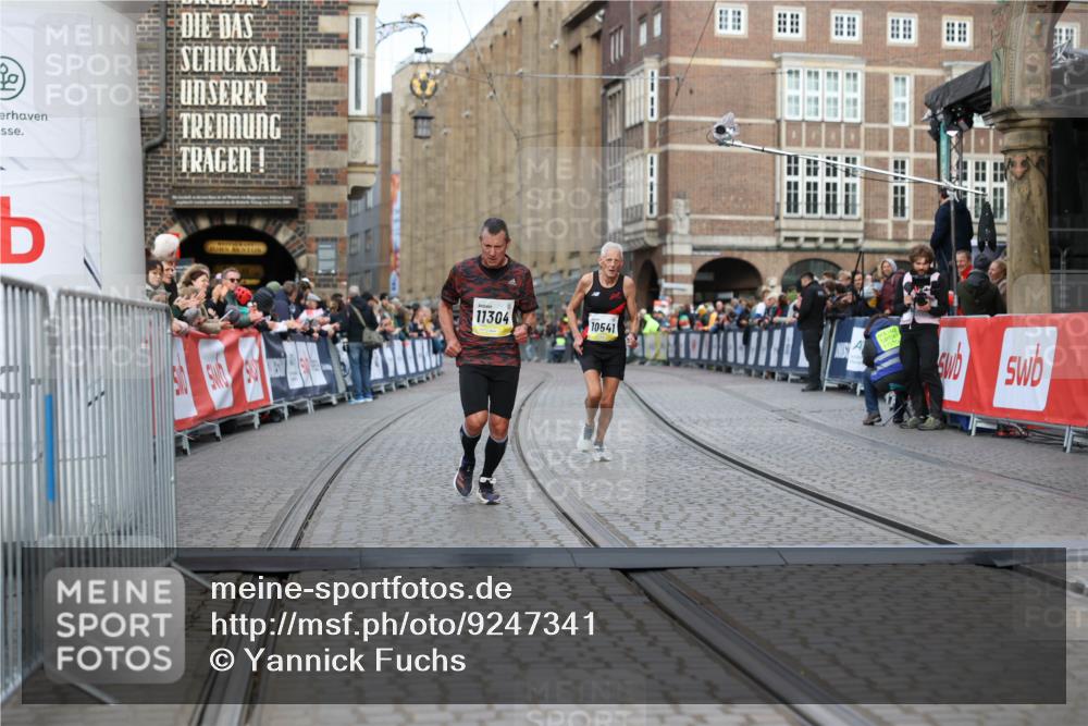 05.10.2025 - 20. swb-Marathon Bremen Yannick Fuchs http://msf.ph/oto/9247341 05.10.2025 10:43:21 Ziel 9006, 10474, 10541, 10553, 10979, 11304 meine-sportfotos.de