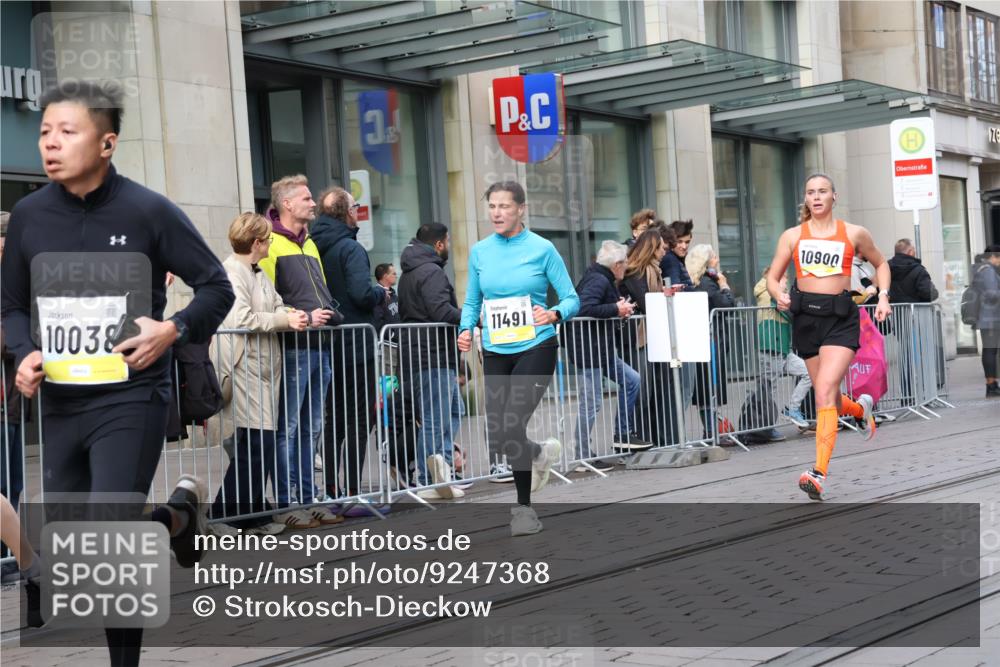 05.10.2025 - 20. swb-Marathon Bremen Strokosch-Dieckow http://msf.ph/oto/9247368 05.10.2025 10:52:01 Ziel 8888, 9172, 9196, 9226, 9584, 9852, 9903, 9955, 9987, 10038, 10240, 10241, 10327, 10388, 10438, 10507, 10608, 10668, 10719, 10727, 10900, 10927, 10942, 11128, 11283, 11387, 11413, 11458, 11491, 11528, 11641, 11665, 8888, 9172, 9196, 9226, 9584, 9852, 9903, 9955, 9987, 10038, 10240, 10241, 10327, 10388, 10438, 10507, 10608, 10668, 10719, 10727, 10900, 10927, 10942, 11128, 11283, 11387, 11413, 11458, 11491, 11528, 11641, 11665 meine-sportfotos.de