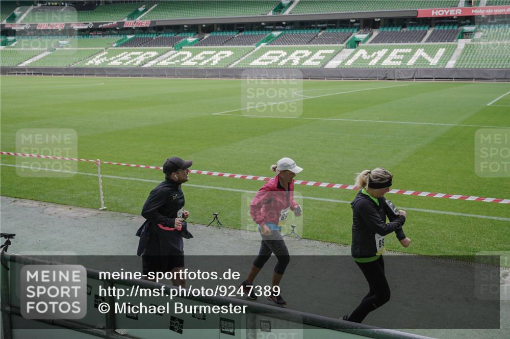 05.10.2025 - 20. swb-Marathon Bremen Michael Burmester http://msf.ph/oto/9247389 05.10.2025 10:38:35 Laufen im Stadion 7621, 8574, 9182, 9184, 9189, 9210, 9229, 9235, 9237, 9269, 9300, 9322, 9331, 9335, 9379, 9394, 9398, 9409, 9432, 9468, 9486, 9498, 9642, 9647, 9660, 9684, 9707, 9750, 9752, 9771, 9782, 9813, 9846, 9858, 9890, 9915, 9940, 9978, 10033, 10056, 10098, 10106, 10130, 10142, 10167, 10205, 10213, 10278, 10297, 10404, 10405, 10437, 10439, 10446, 10478, 10483, 10485, 10511, 10529, 10530, 10595, 10598, 10611, 10623, 10678, 10711, 10713, 10734, 10803, 10804, 10825, 10853 meine-sportfotos.de