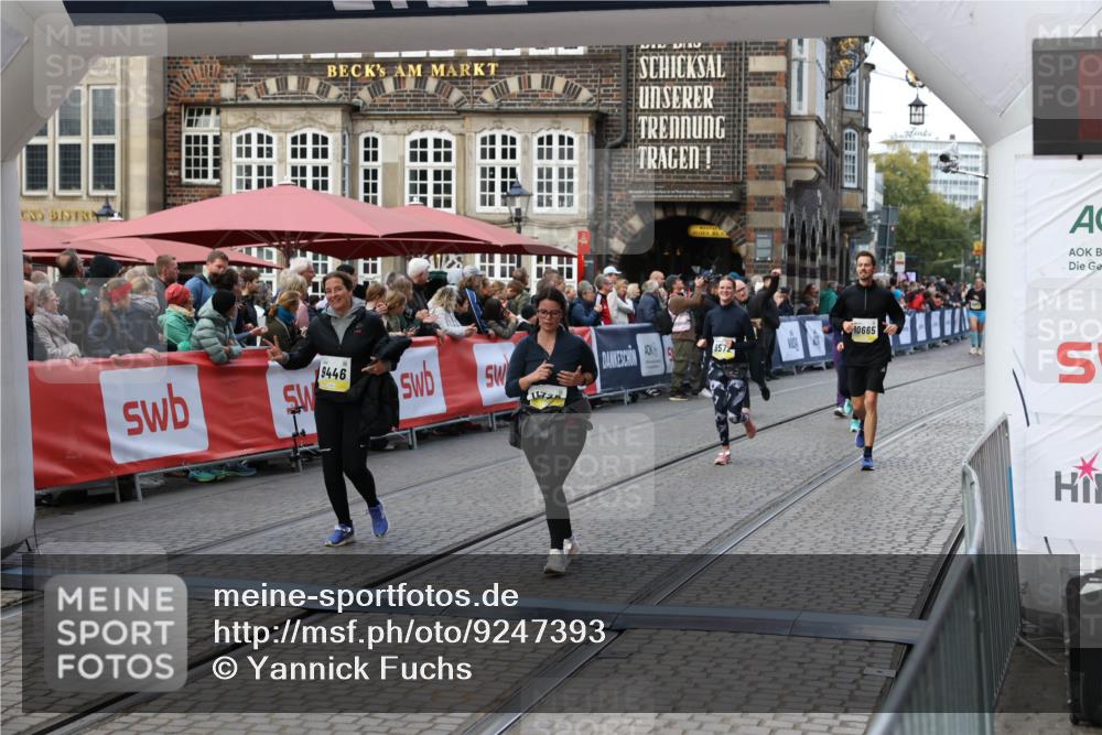 05.10.2025 - 20. swb-Marathon Bremen Yannick Fuchs http://msf.ph/oto/9247393 05.10.2025 11:10:46 Ziel 9446, 9572, 10146, 10442, 10665, 11240, 11342 meine-sportfotos.de
