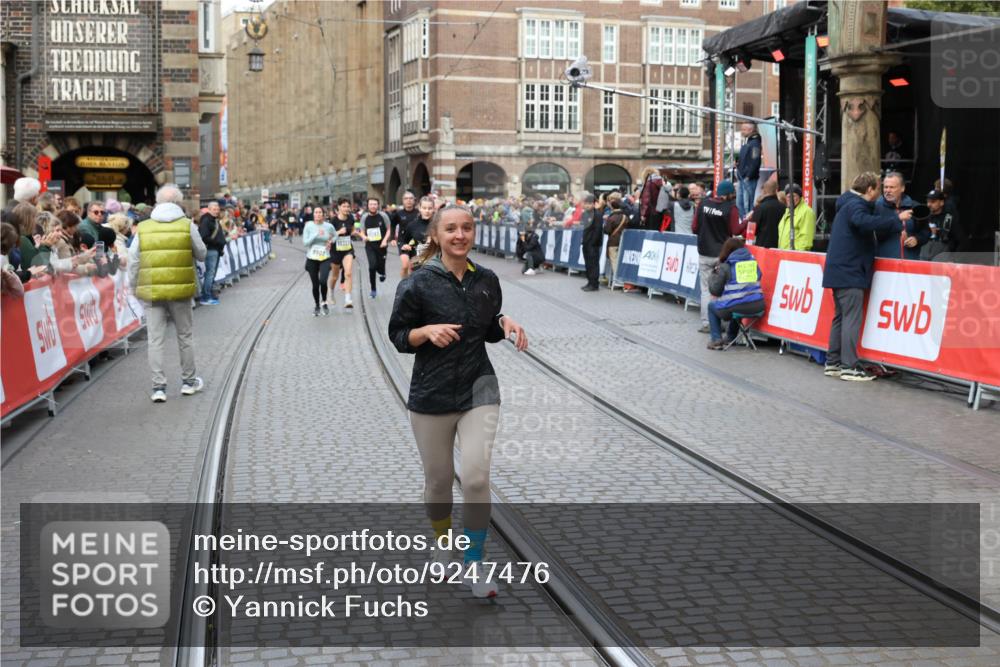 05.10.2025 - 20. swb-Marathon Bremen Yannick Fuchs http://msf.ph/oto/9247476 05.10.2025 10:52:33 Ziel 9172, 9584, 9987, 10241, 10507, 10608, 10719, 11528, 11665 meine-sportfotos.de
