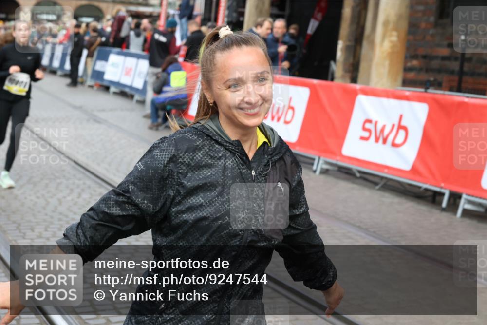 05.10.2025 - 20. swb-Marathon Bremen Yannick Fuchs http://msf.ph/oto/9247544 05.10.2025 10:52:35 Ziel 9172, 9584, 10241, 10327, 10507, 10608, 10719, 11387, 11528, 11665 meine-sportfotos.de