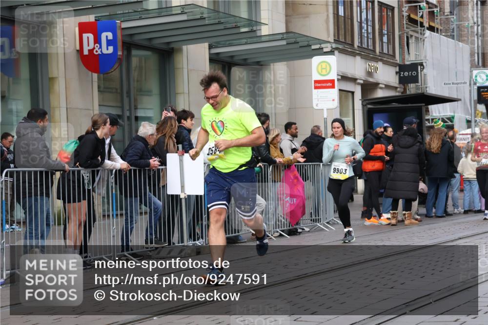 05.10.2025 - 20. swb-Marathon Bremen Strokosch-Dieckow http://msf.ph/oto/9247591 05.10.2025 10:52:10 Ziel 8888, 9172, 9209, 9439, 9517, 9584, 9903, 9955, 9987, 10241, 10327, 10388, 10507, 10548, 10608, 10719, 10927, 11128, 11283, 11387, 11413, 11491, 11528, 11665, 8888, 9172, 9209, 9439, 9517, 9584, 9903, 9955, 9987, 10241, 10327, 10388, 10507, 10548, 10608, 10719, 10927, 11128, 11283, 11387, 11413, 11491, 11528, 11665 meine-sportfotos.de