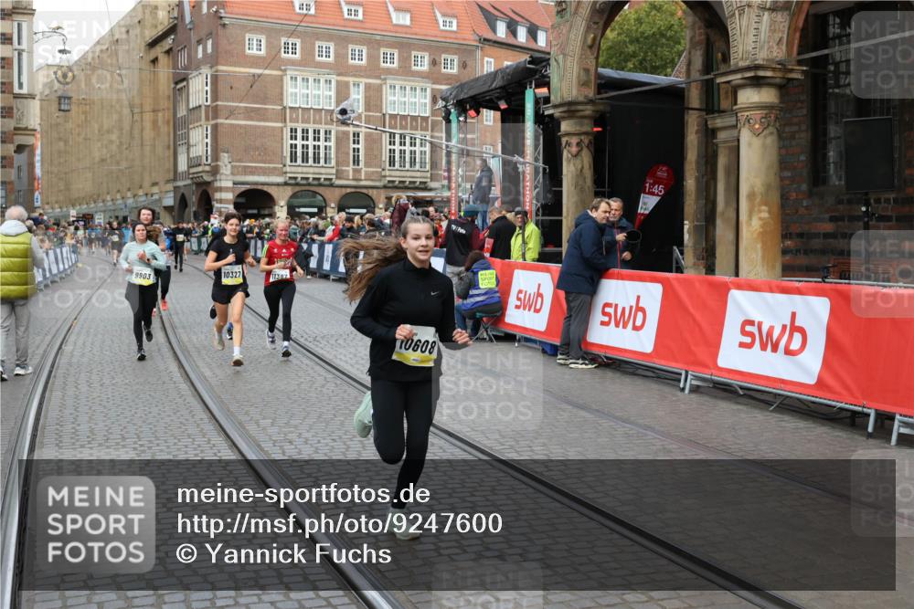 05.10.2025 - 20. swb-Marathon Bremen Yannick Fuchs http://msf.ph/oto/9247600 05.10.2025 10:52:35 Ziel 9172, 9584, 10241, 10327, 10507, 10608, 10719, 11387, 11528, 11665 meine-sportfotos.de