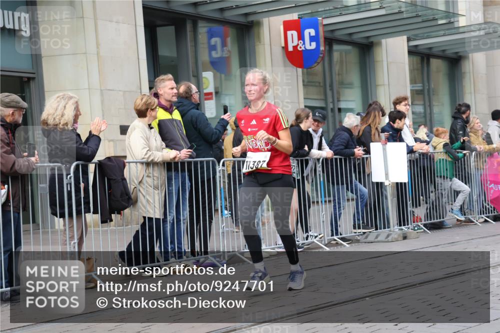 05.10.2025 - 20. swb-Marathon Bremen Strokosch-Dieckow http://msf.ph/oto/9247701 05.10.2025 10:52:14 Ziel 8888, 9172, 9209, 9439, 9517, 9584, 9903, 10241, 10327, 10388, 10507, 10548, 10608, 10719, 10833, 11012, 11283, 11387, 11413, 11528, 11587, 11665, 8888, 9172, 9209, 9439, 9517, 9584, 9903, 10241, 10327, 10388, 10507, 10548, 10608, 10719, 10833, 11012, 11283, 11387, 11413, 11528, 11587, 11665 meine-sportfotos.de