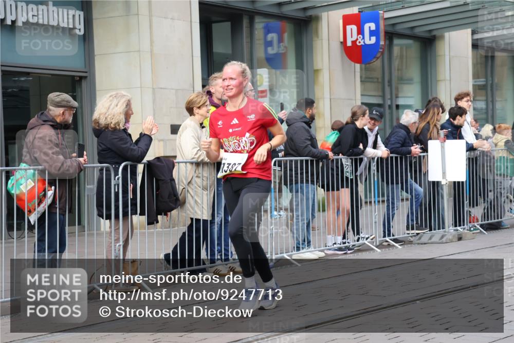 05.10.2025 - 20. swb-Marathon Bremen Strokosch-Dieckow http://msf.ph/oto/9247713 05.10.2025 10:52:15 Ziel 8888, 9172, 9209, 9439, 9517, 9581, 9584, 9903, 10241, 10327, 10388, 10507, 10548, 10608, 10719, 10833, 11012, 11283, 11382, 11387, 11413, 11417, 11528, 11587, 8888, 9172, 9209, 9439, 9517, 9581, 9584, 9903, 10241, 10327, 10388, 10507, 10548, 10608, 10719, 10833, 11012, 11283, 11382, 11387, 11413, 11417, 11528, 11587 meine-sportfotos.de