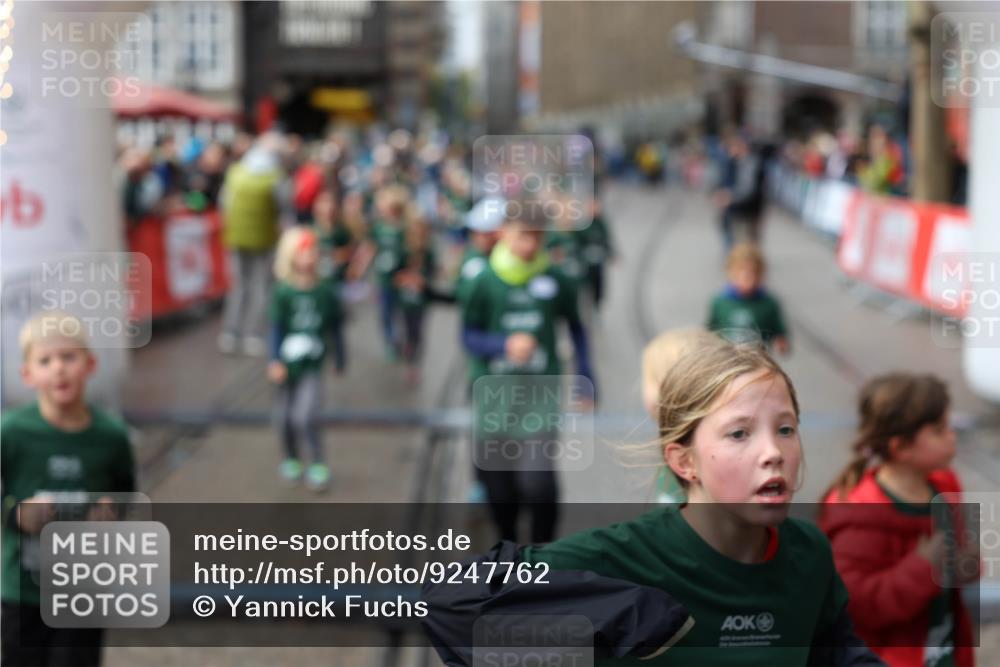 05.10.2025 - 20. swb-Marathon Bremen Yannick Fuchs http://msf.ph/oto/9247762 05.10.2025 15:21:12 Ziel  meine-sportfotos.de