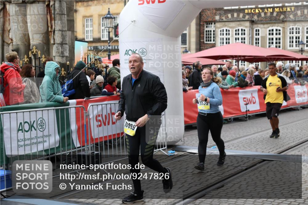 05.10.2025 - 20. swb-Marathon Bremen Yannick Fuchs http://msf.ph/oto/9247826 05.10.2025 11:12:30 Ziel 9373, 9374, 10622, 10899, 11085, 11535 meine-sportfotos.de