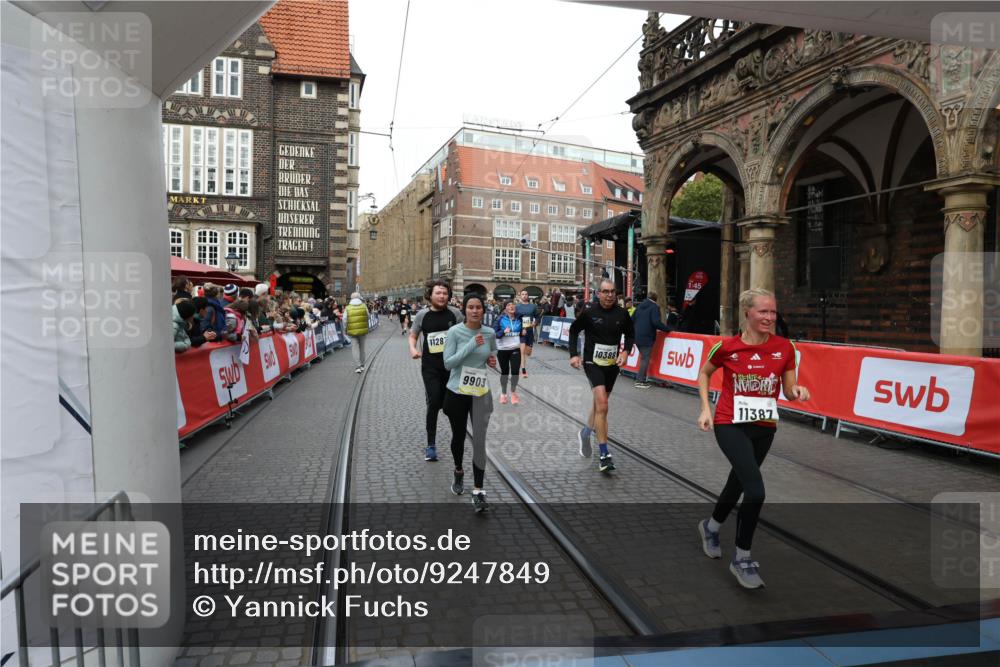 05.10.2025 - 20. swb-Marathon Bremen Yannick Fuchs http://msf.ph/oto/9247849 05.10.2025 10:52:38 Ziel 8888, 9172, 9903, 10241, 10327, 10388, 10608, 11283, 11387, 11413, 11528 meine-sportfotos.de