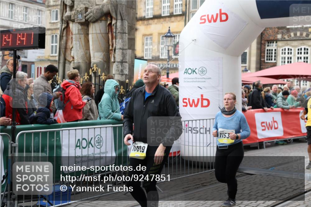 05.10.2025 - 20. swb-Marathon Bremen Yannick Fuchs http://msf.ph/oto/9247851 05.10.2025 11:12:31 Ziel 9373, 9374, 10622, 10899, 11085, 11535 meine-sportfotos.de