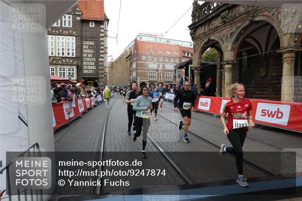 05.10.2025 - 20. swb-Marathon Bremen Yannick Fuchs http://msf.ph/oto/9247874 05.10.2025 10:52:38 Ziel 8888, 9172, 9903, 10241, 10327, 10388, 10608, 11283, 11387, 11413, 11528 meine-sportfotos.de