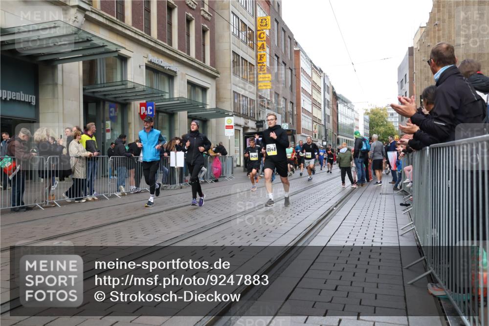 05.10.2025 - 20. swb-Marathon Bremen Strokosch-Dieckow http://msf.ph/oto/9247883 05.10.2025 10:52:26 Ziel 8888, 9209, 9214, 9284, 9439, 9501, 9517, 9581, 9830, 9985, 10308, 10309, 10514, 10548, 10779, 10833, 10955, 10997, 11012, 11382, 11413, 11417, 11587, 8888, 9209, 9214, 9284, 9439, 9501, 9517, 9581, 9830, 9985, 10308, 10309, 10514, 10548, 10779, 10833, 10955, 10997, 11012, 11382, 11413, 11417, 11587 meine-sportfotos.de