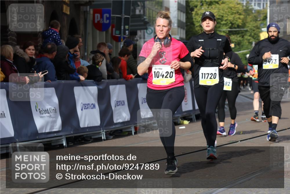 05.10.2025 - 20. swb-Marathon Bremen Strokosch-Dieckow http://msf.ph/oto/9247889 05.10.2025 10:59:41 Ziel 9473, 9991, 10420, 11267, 11456, 11582, 11720 meine-sportfotos.de