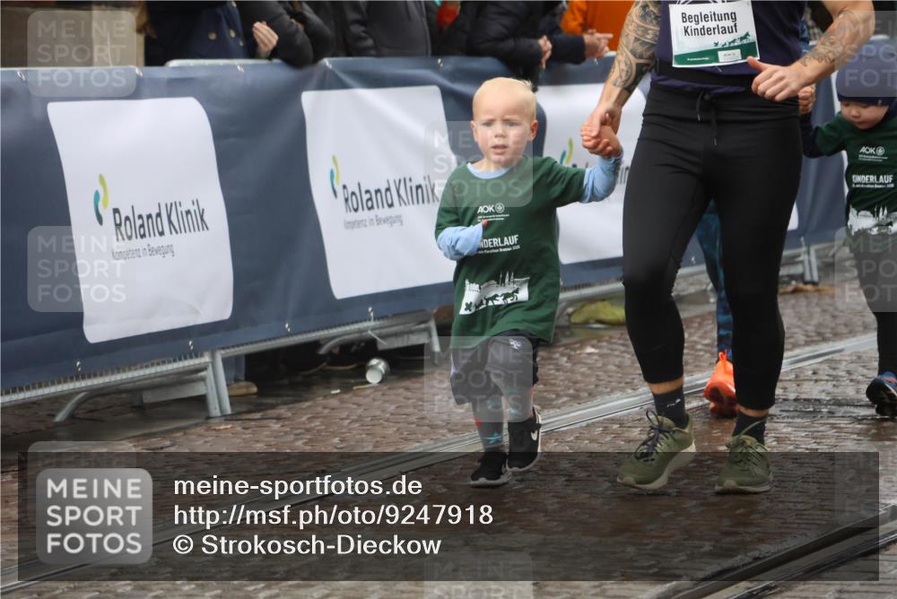 05.10.2025 - 20. swb-Marathon Bremen Strokosch-Dieckow http://msf.ph/oto/9247918 05.10.2025 15:25:10 Ziel  meine-sportfotos.de
