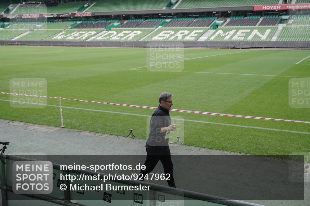05.10.2025 - 20. swb-Marathon Bremen Michael Burmester http://msf.ph/oto/9247962 05.10.2025 10:38:55 Laufen im Stadion 7199, 7788, 8123, 8574, 9182, 9184, 9229, 9235, 9269, 9300, 9322, 9324, 9331, 9335, 9379, 9394, 9398, 9409, 9432, 9498, 9628, 9647, 9660, 9668, 9707, 9750, 9752, 9765, 9771, 9782, 9846, 9850, 9890, 9915, 9927, 9940, 9978, 9998, 10106, 10142, 10167, 10205, 10213, 10255, 10258, 10297, 10404, 10405, 10439, 10446, 10478, 10483, 10498, 10511, 10529, 10530, 10551, 10557, 10623, 10734, 10803, 10804, 10825, 10853, 9189, 9210, 9468, 9486, 9813, 9858, 10033, 10056, 10098 meine-sportfotos.de
