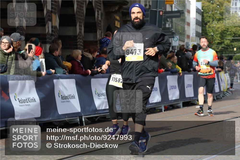 05.10.2025 - 20. swb-Marathon Bremen Strokosch-Dieckow http://msf.ph/oto/9247993 05.10.2025 10:59:45 Ziel 9378, 9473, 9673, 10420, 11582, 11720 meine-sportfotos.de