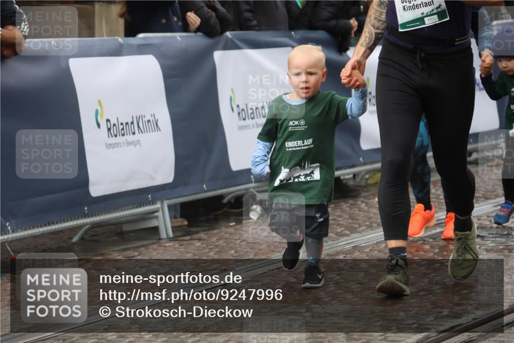 05.10.2025 - 20. swb-Marathon Bremen Strokosch-Dieckow http://msf.ph/oto/9247996 05.10.2025 15:25:10 Ziel  meine-sportfotos.de