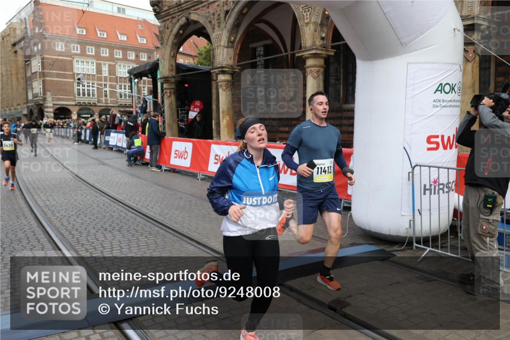 05.10.2025 - 20. swb-Marathon Bremen Yannick Fuchs http://msf.ph/oto/9248008 05.10.2025 10:52:41 Ziel 8888, 9439, 9903, 10241, 10327, 10388, 10548, 10608, 11283, 11387, 11413 meine-sportfotos.de