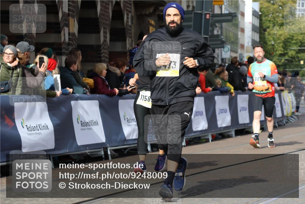 05.10.2025 - 20. swb-Marathon Bremen Strokosch-Dieckow http://msf.ph/oto/9248009 05.10.2025 10:59:45 Ziel 9378, 9473, 9673, 10420, 11582, 11720 meine-sportfotos.de
