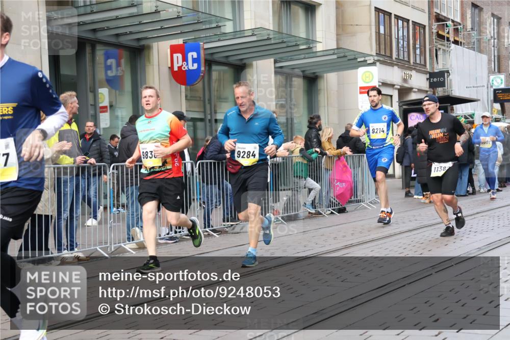 05.10.2025 - 20. swb-Marathon Bremen Strokosch-Dieckow http://msf.ph/oto/9248053 05.10.2025 10:52:31 Ziel 9187, 9209, 9214, 9284, 9501, 9517, 9581, 9650, 9830, 9918, 9985, 10064, 10308, 10309, 10514, 10539, 10779, 10833, 10955, 10997, 11012, 11259, 11382, 11398, 11411, 11417, 11450, 11587, 11722, 9187, 9209, 9214, 9284, 9501, 9517, 9581, 9650, 9830, 9918, 9985, 10064, 10308, 10309, 10514, 10539, 10779, 10833, 10955, 10997, 11012, 11382, 11398, 11417, 11450, 11587, 11722 meine-sportfotos.de