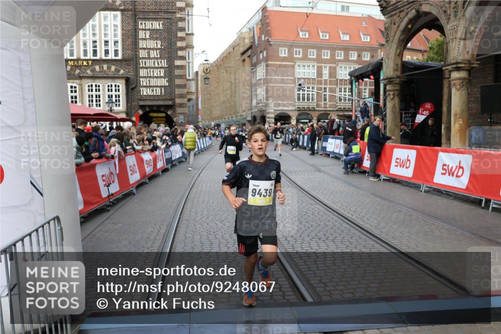 05.10.2025 - 20. swb-Marathon Bremen Yannick Fuchs http://msf.ph/oto/9248067 05.10.2025 10:52:43 Ziel 8888, 9209, 9439, 9903, 10327, 10388, 10548, 10608, 11283, 11387, 11413 meine-sportfotos.de