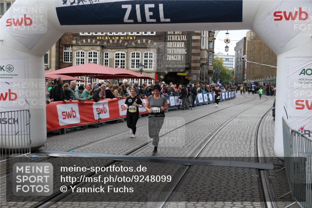 05.10.2025 - 20. swb-Marathon Bremen Yannick Fuchs http://msf.ph/oto/9248099 05.10.2025 11:12:37 Ziel 9736, 10282 meine-sportfotos.de