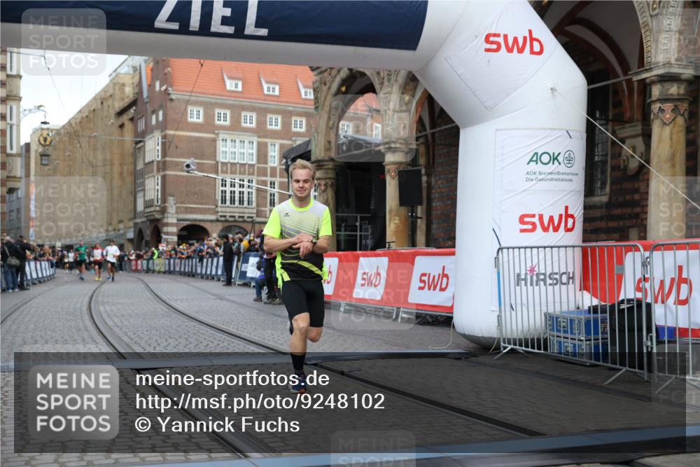 05.10.2025 - 20. swb-Marathon Bremen Yannick Fuchs http://msf.ph/oto/9248102 05.10.2025 10:43:54 Ziel 9270, 10559 meine-sportfotos.de