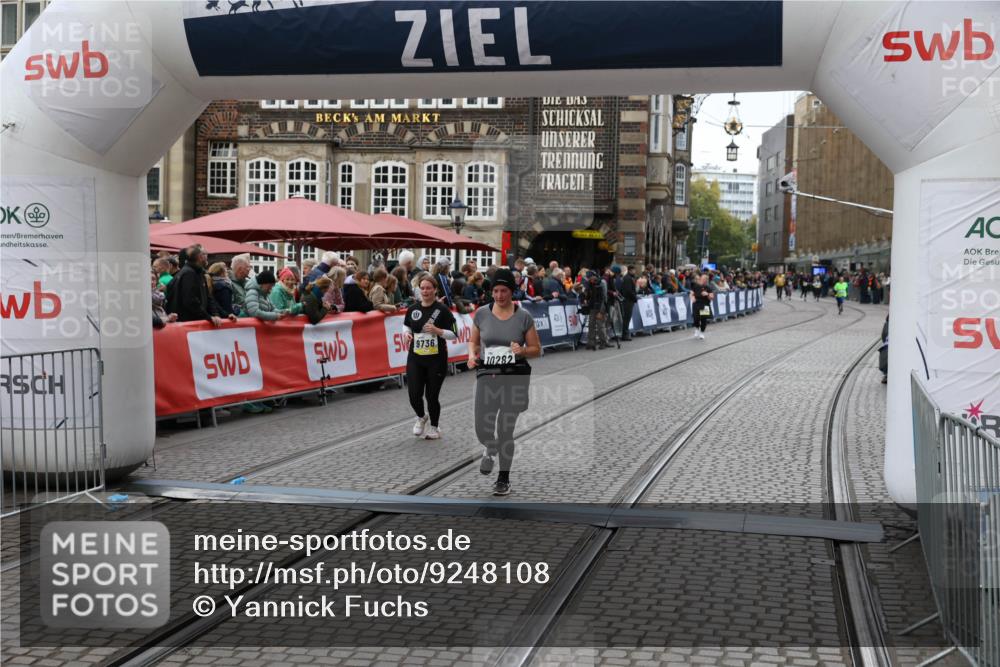 05.10.2025 - 20. swb-Marathon Bremen Yannick Fuchs http://msf.ph/oto/9248108 05.10.2025 11:12:37 Ziel 9736, 10282 meine-sportfotos.de