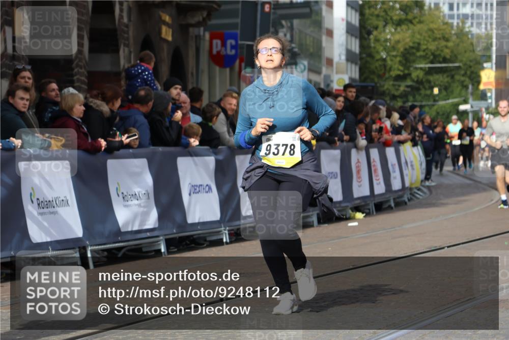 05.10.2025 - 20. swb-Marathon Bremen Strokosch-Dieckow http://msf.ph/oto/9248112 05.10.2025 10:59:49 Ziel 9378, 9473, 9612, 9673, 11582 meine-sportfotos.de