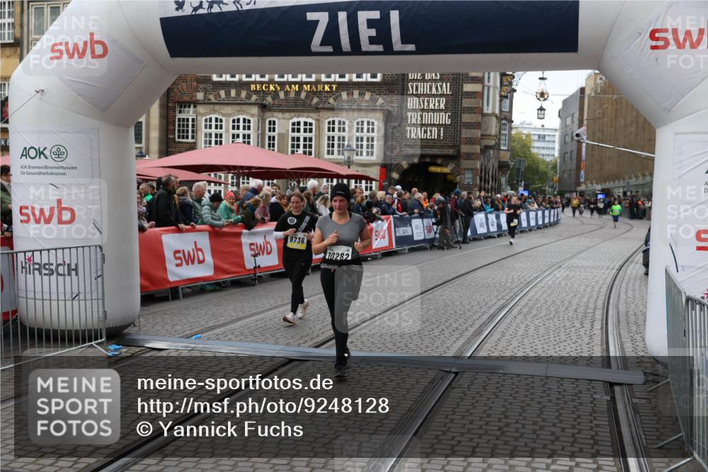 05.10.2025 - 20. swb-Marathon Bremen Yannick Fuchs http://msf.ph/oto/9248128 05.10.2025 11:12:37 Ziel 9736, 10282 meine-sportfotos.de