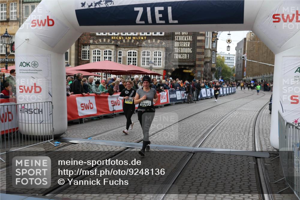 05.10.2025 - 20. swb-Marathon Bremen Yannick Fuchs http://msf.ph/oto/9248136 05.10.2025 11:12:37 Ziel 9736, 10282 meine-sportfotos.de