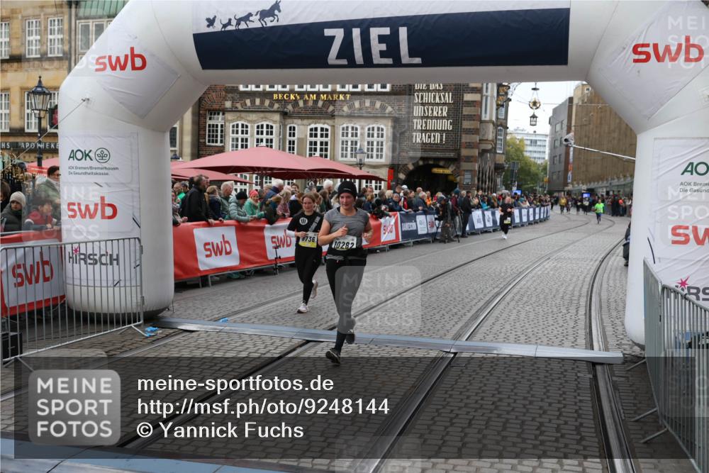 05.10.2025 - 20. swb-Marathon Bremen Yannick Fuchs http://msf.ph/oto/9248144 05.10.2025 11:12:37 Ziel 9736, 10282 meine-sportfotos.de
