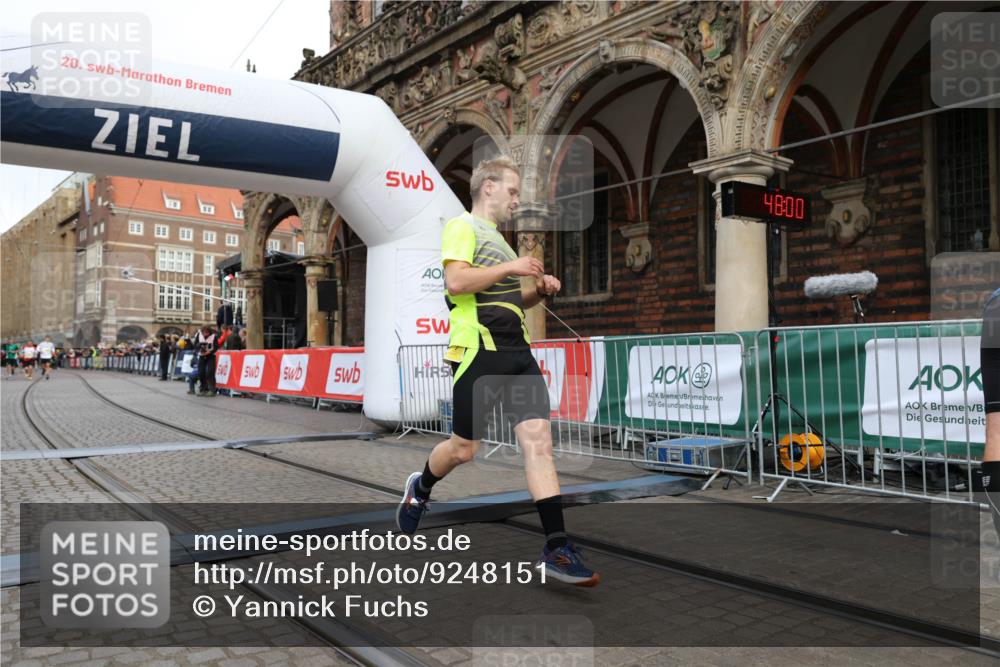 05.10.2025 - 20. swb-Marathon Bremen Yannick Fuchs http://msf.ph/oto/9248151 05.10.2025 10:43:55 Ziel 9270, 10559 meine-sportfotos.de