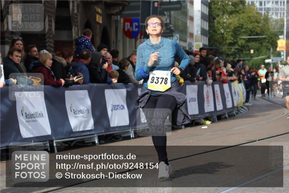 05.10.2025 - 20. swb-Marathon Bremen Strokosch-Dieckow http://msf.ph/oto/9248154 05.10.2025 10:59:49 Ziel 9378, 9473, 9612, 9673, 11582 meine-sportfotos.de