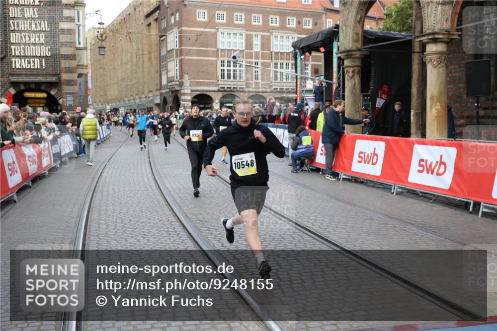 05.10.2025 - 20. swb-Marathon Bremen Yannick Fuchs http://msf.ph/oto/9248155 05.10.2025 10:52:44 Ziel 8888, 9209, 9439, 9903, 10327, 10388, 10548, 11283, 11387, 11413 meine-sportfotos.de