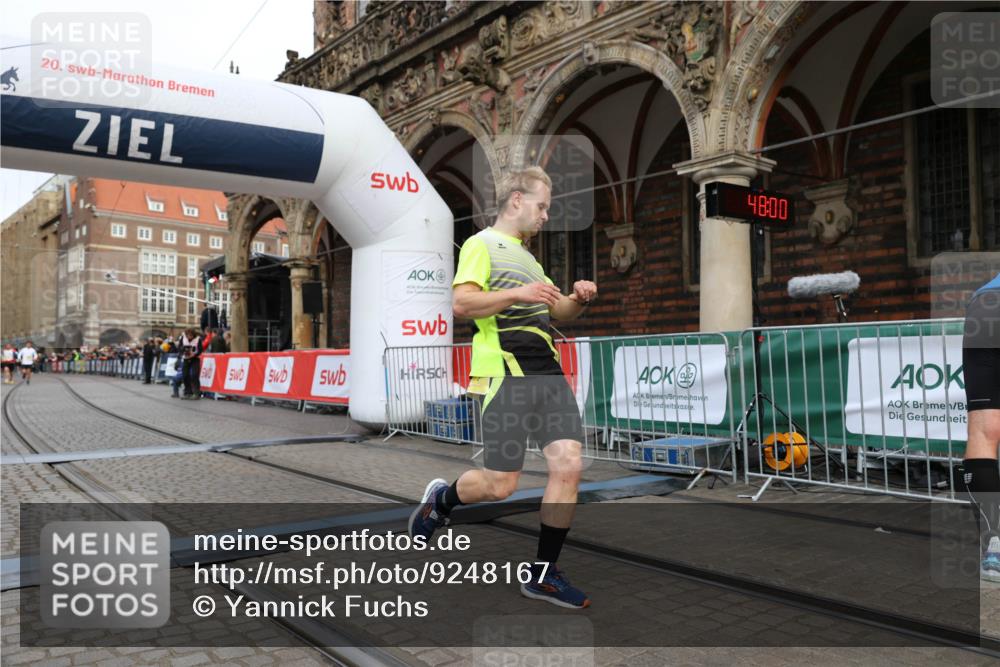 05.10.2025 - 20. swb-Marathon Bremen Yannick Fuchs http://msf.ph/oto/9248167 05.10.2025 10:43:56 Ziel 9270, 10559 meine-sportfotos.de
