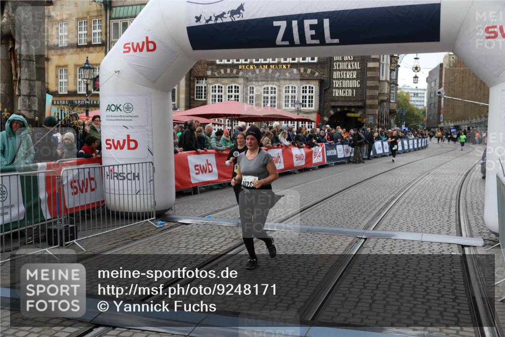 05.10.2025 - 20. swb-Marathon Bremen Yannick Fuchs http://msf.ph/oto/9248171 05.10.2025 11:12:38 Ziel 9736, 10282 meine-sportfotos.de