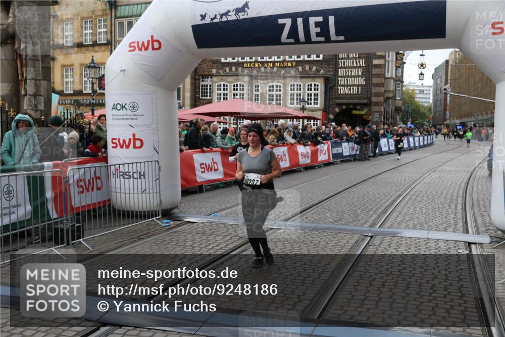 05.10.2025 - 20. swb-Marathon Bremen Yannick Fuchs http://msf.ph/oto/9248186 05.10.2025 11:12:38 Ziel 9736, 10282 meine-sportfotos.de