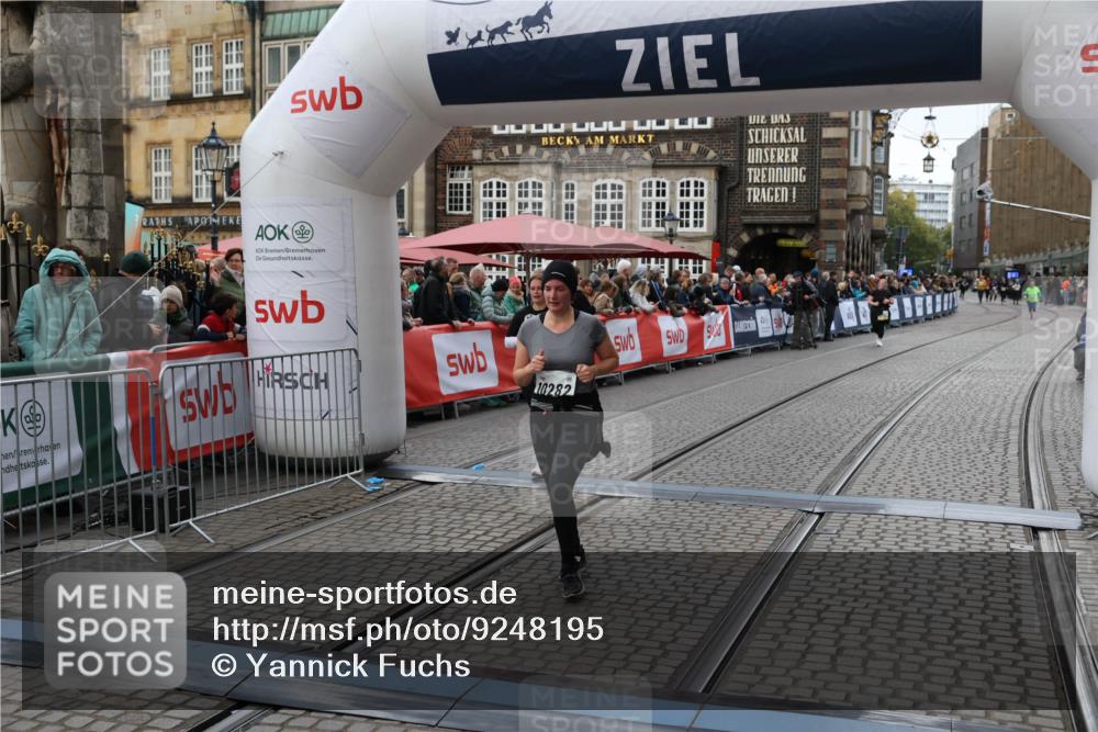 05.10.2025 - 20. swb-Marathon Bremen Yannick Fuchs http://msf.ph/oto/9248195 05.10.2025 11:12:38 Ziel 9736, 10282 meine-sportfotos.de