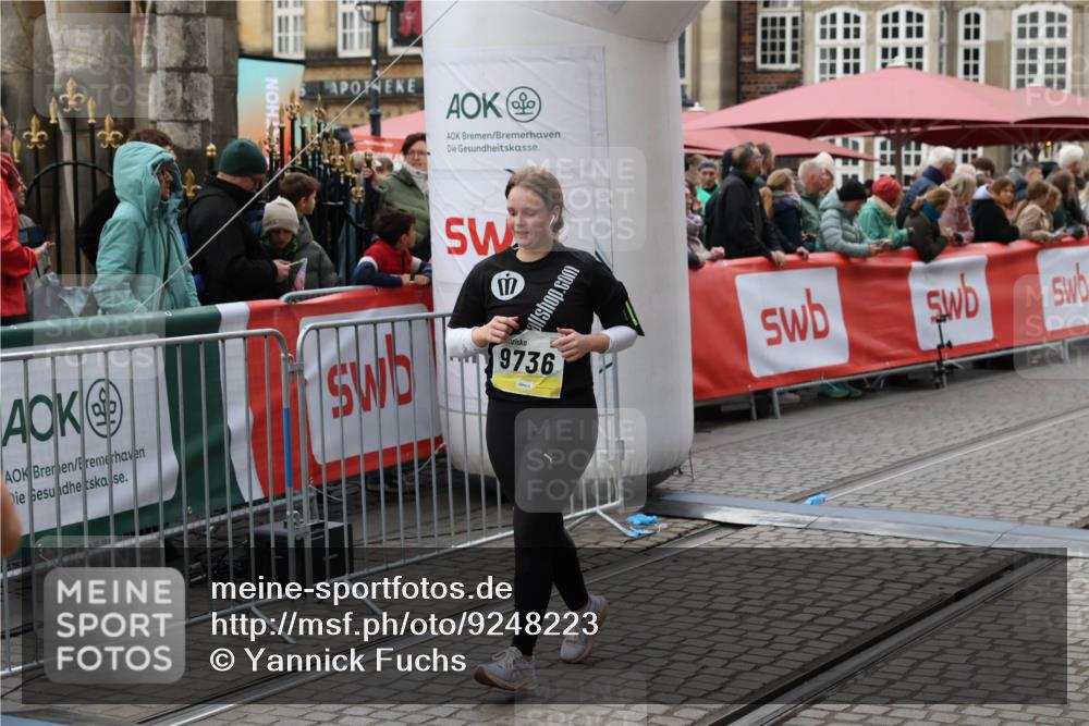05.10.2025 - 20. swb-Marathon Bremen Yannick Fuchs http://msf.ph/oto/9248223 05.10.2025 11:12:40 Ziel 9736, 10282 meine-sportfotos.de
