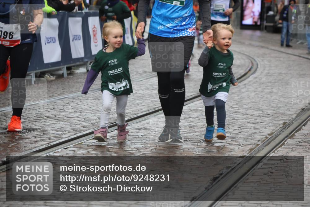 05.10.2025 - 20. swb-Marathon Bremen Strokosch-Dieckow http://msf.ph/oto/9248231 05.10.2025 15:25:29 Ziel 196 meine-sportfotos.de