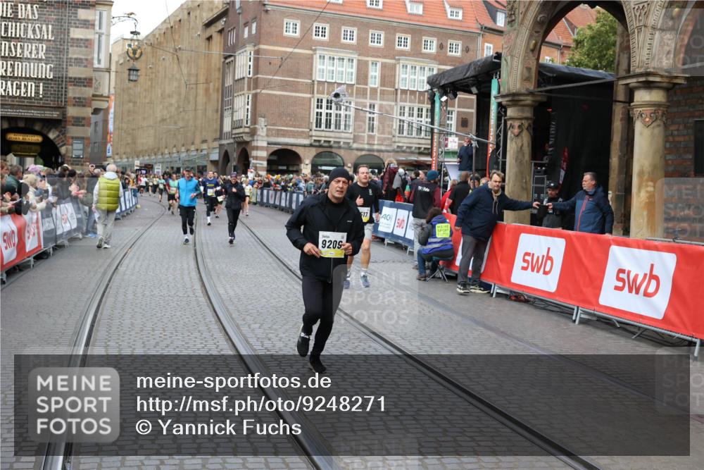 05.10.2025 - 20. swb-Marathon Bremen Yannick Fuchs http://msf.ph/oto/9248271 05.10.2025 10:52:45 Ziel 8888, 9209, 9439, 9517, 9903, 10388, 10548, 11283, 11387, 11413 meine-sportfotos.de