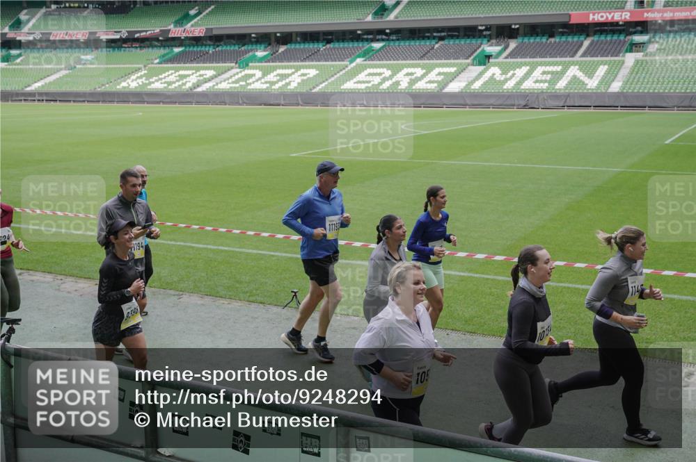 05.10.2025 - 20. swb-Marathon Bremen Michael Burmester http://msf.ph/oto/9248294 05.10.2025 10:39:04 Laufen im Stadion 7199, 7654, 7788, 8123, 9182, 9184, 9224, 9225, 9229, 9235, 9269, 9300, 9322, 9324, 9331, 9335, 9379, 9394, 9398, 9409, 9515, 9610, 9628, 9660, 9668, 9750, 9752, 9765, 9771, 9782, 9850, 9890, 9908, 9915, 9927, 9940, 9944, 9978, 9998, 10018, 10021, 10106, 10142, 10205, 10213, 10255, 10258, 10297, 10371, 10404, 10405, 10439, 10446, 10478, 10483, 10498, 10511, 10529, 10551, 10557, 10623, 10734, 10853, 9189, 9210, 9468, 9813, 9858, 10033 meine-sportfotos.de