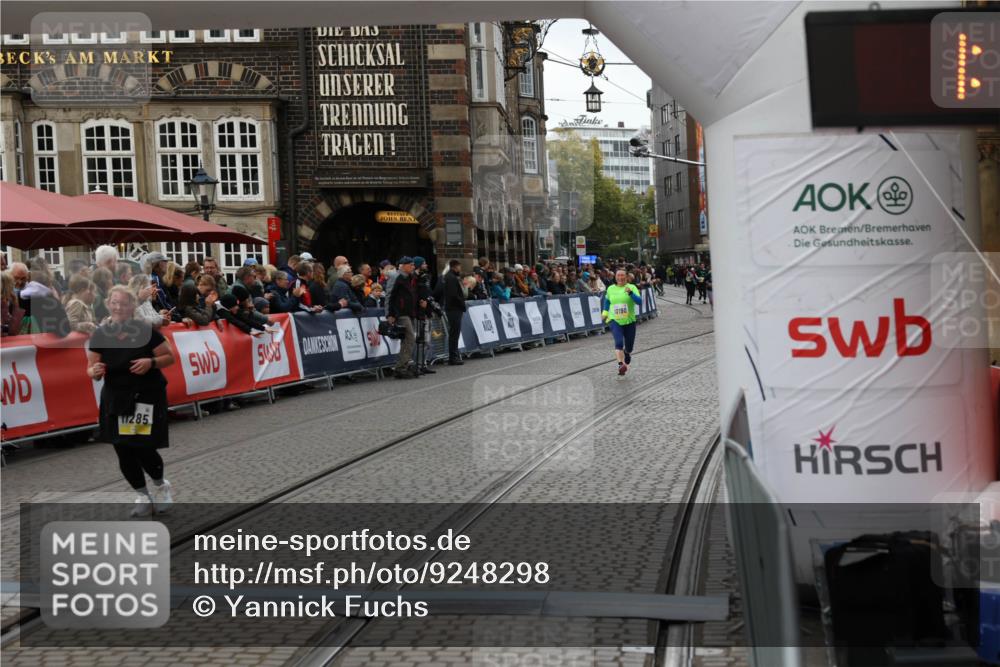 05.10.2025 - 20. swb-Marathon Bremen Yannick Fuchs http://msf.ph/oto/9248298 05.10.2025 11:12:44 Ziel 9736, 10282, 11285 meine-sportfotos.de