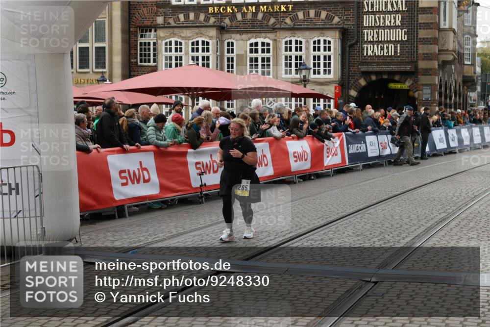 05.10.2025 - 20. swb-Marathon Bremen Yannick Fuchs http://msf.ph/oto/9248330 05.10.2025 11:12:45 Ziel 9736, 10190, 11285 meine-sportfotos.de