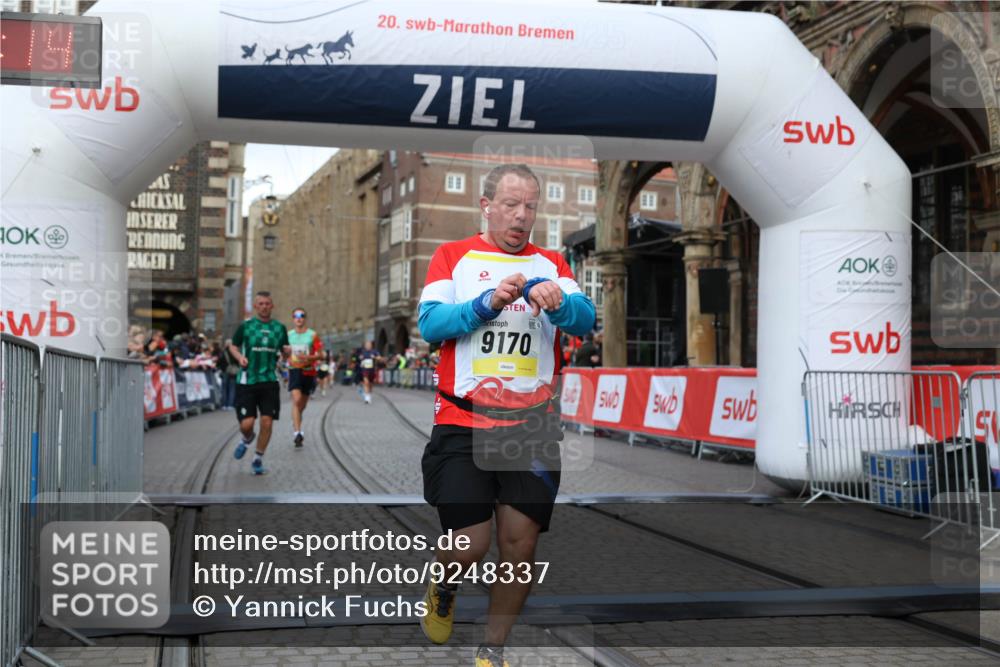 05.10.2025 - 20. swb-Marathon Bremen Yannick Fuchs http://msf.ph/oto/9248337 05.10.2025 10:44:03 Ziel 9170, 9865, 11256, 11683 meine-sportfotos.de