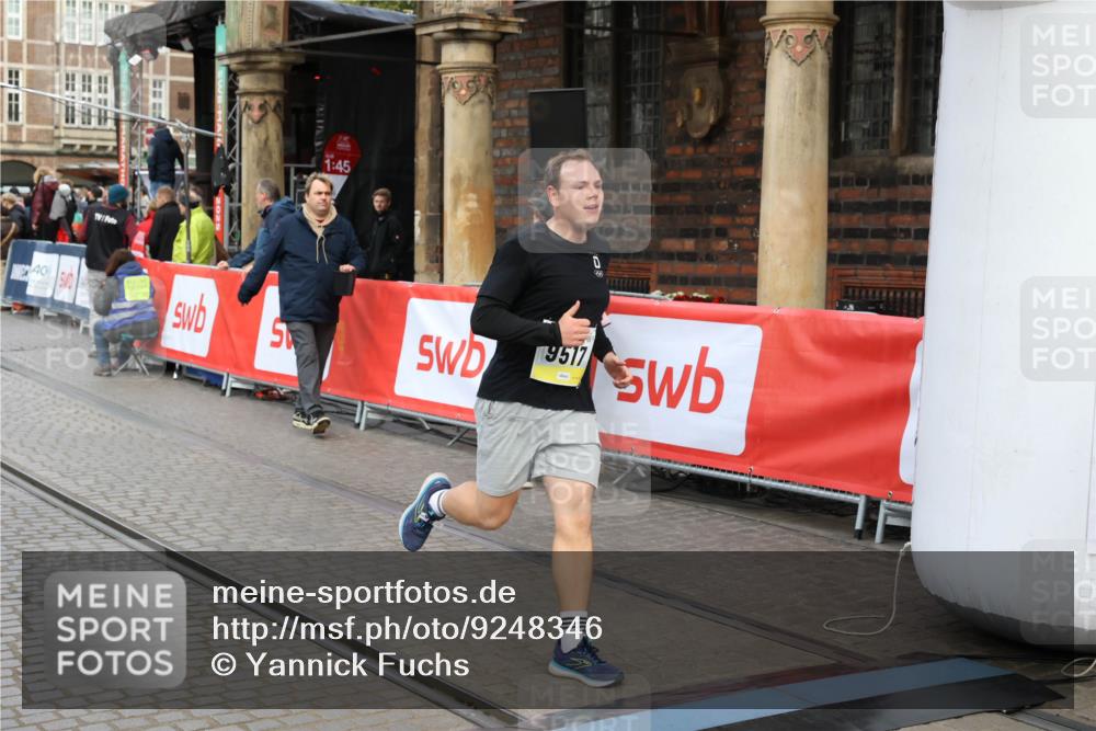 05.10.2025 - 20. swb-Marathon Bremen Yannick Fuchs http://msf.ph/oto/9248346 05.10.2025 10:52:48 Ziel 9209, 9439, 9517, 10548, 10833, 11587 meine-sportfotos.de